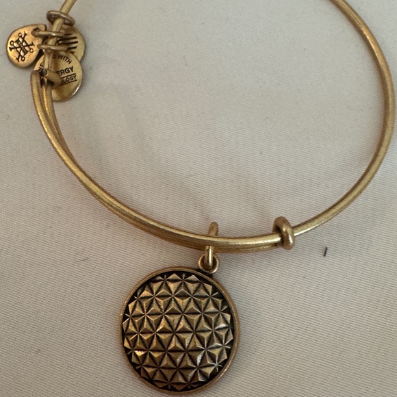 Minnie Mouse crossbody, Loungefly journal and Alex & Ani Epcot bracelet - Picture 4 of 11